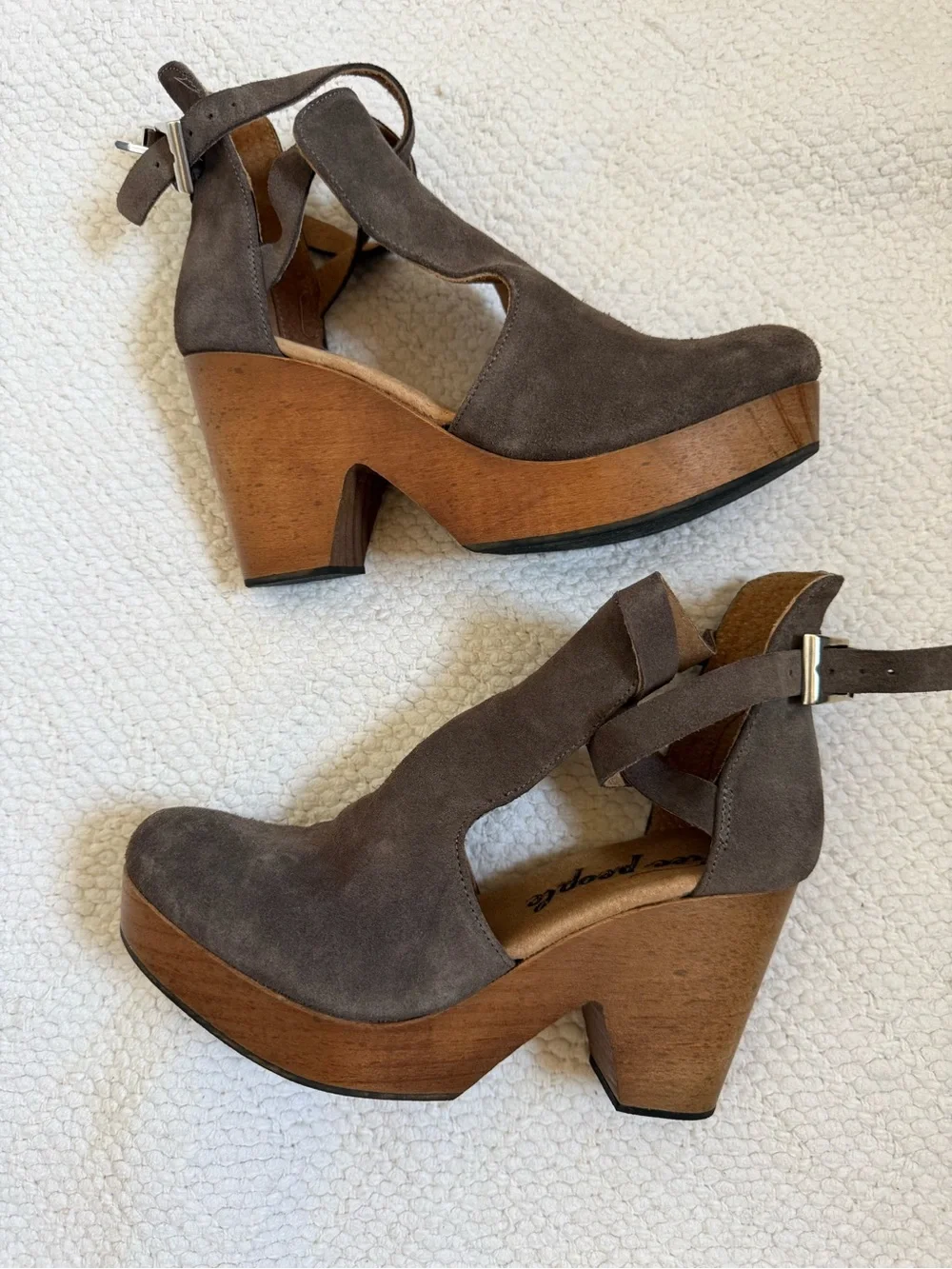 FREE PEOPLE Cedar Platform Clog in Taupe Suede Size 7